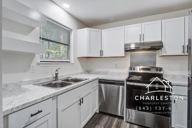 Building Photo - 114 Langley Dr