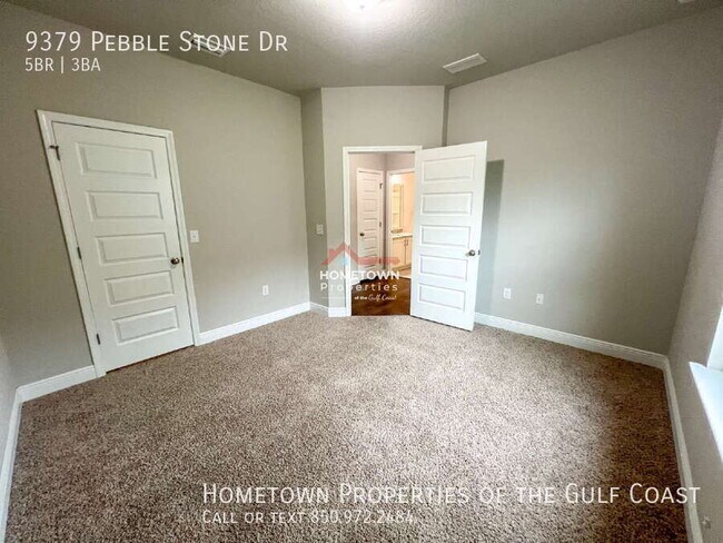 Building Photo - 9379 Pebble Stone Dr
