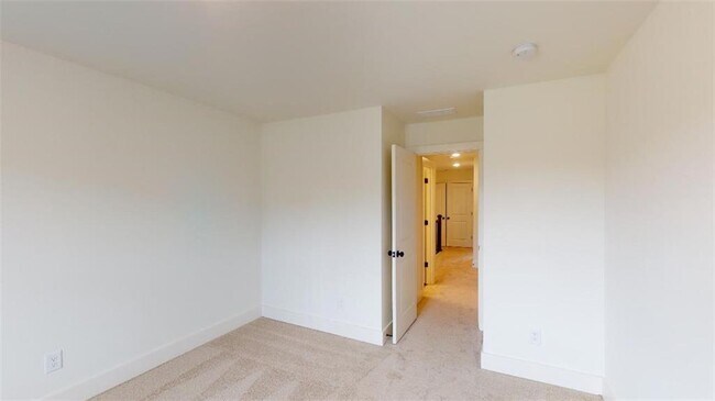 Building Photo - 5873 Greystone Dr