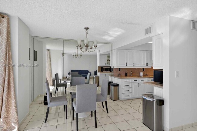 Building Photo - 2401 Collins Ave