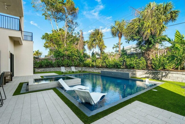 Building Photo - 13480 US-1