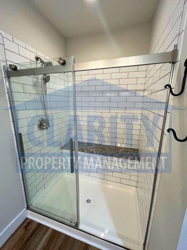 Building Photo - **One month free w/ a 15 month lease!**