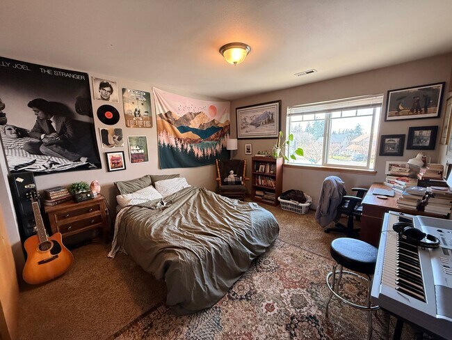 Building Photo - 4 bdrm/2.5 bath home in Barkley Area