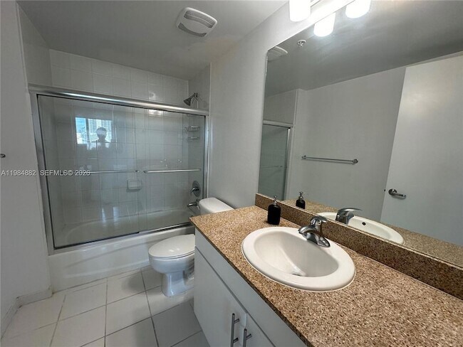 Building Photo - 1861 NW S River Dr