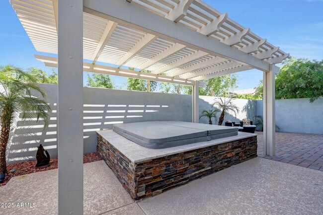 Building Photo - 21134 W Green St