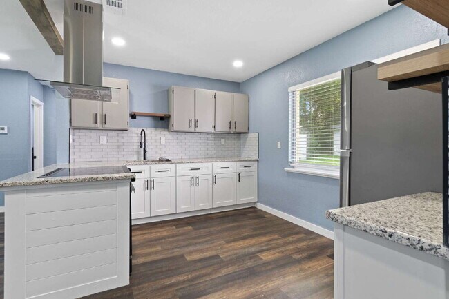 Building Photo - 3BR Home on Oversized Lot with Shed & Greenhouse