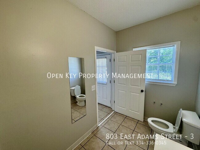 Building Photo - 803 E Adams St