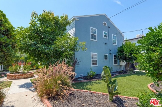 Building Photo - 11683 Chandler Blvd