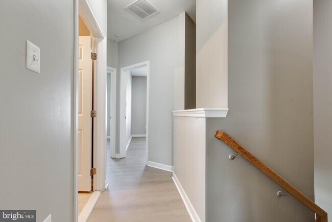 Building Photo - 1739 Theale Way