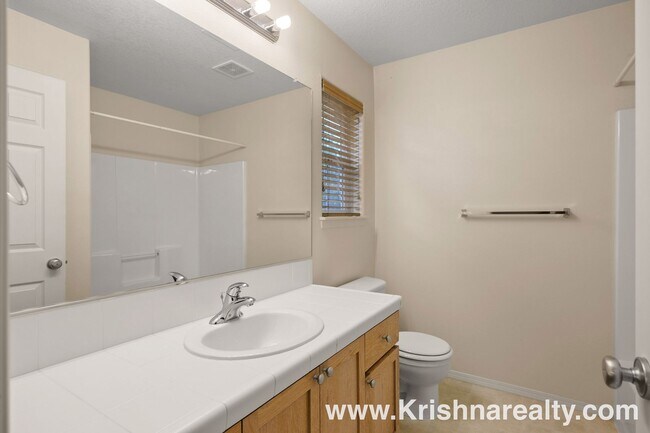 Building Photo - Beautiful 2 BD | 2.5 BA Orenco Gardens Townhome | 2-Car Garage | Minutes to Nike & MAX Station