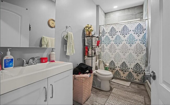 Building Photo - 471 Smithfield Ave