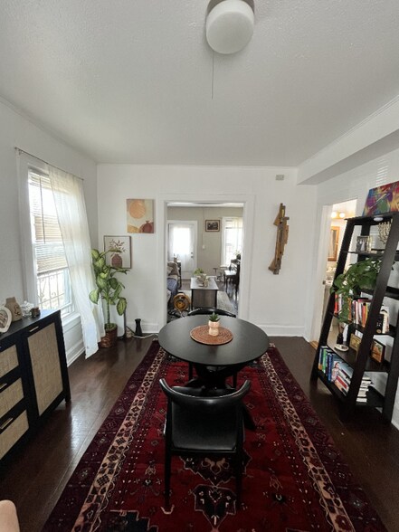 Building Photo - 2557 Grove St