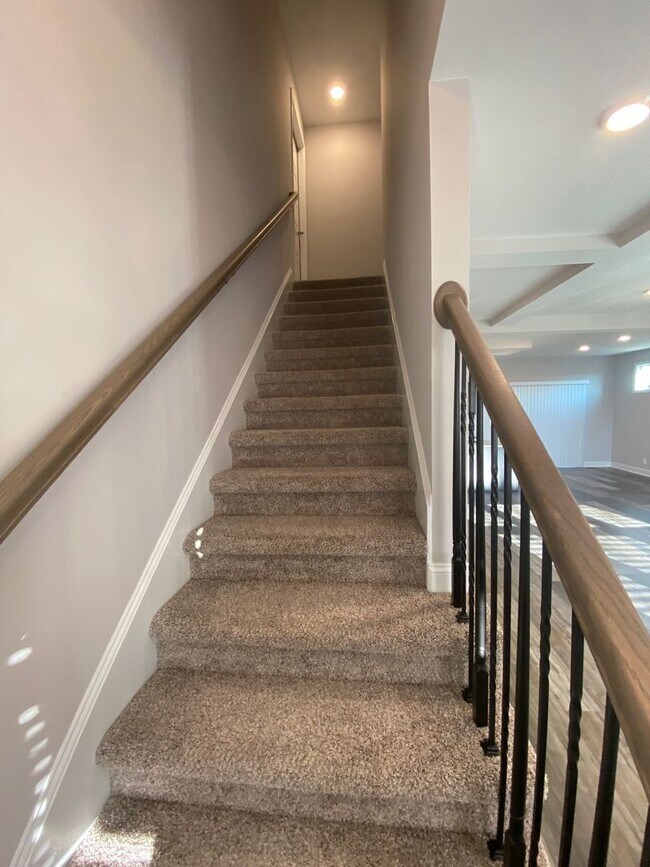 Building Photo - 1/2 off 1st months rent