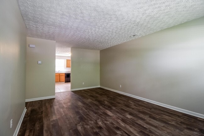 Building Photo - 2495 Willow View Ct