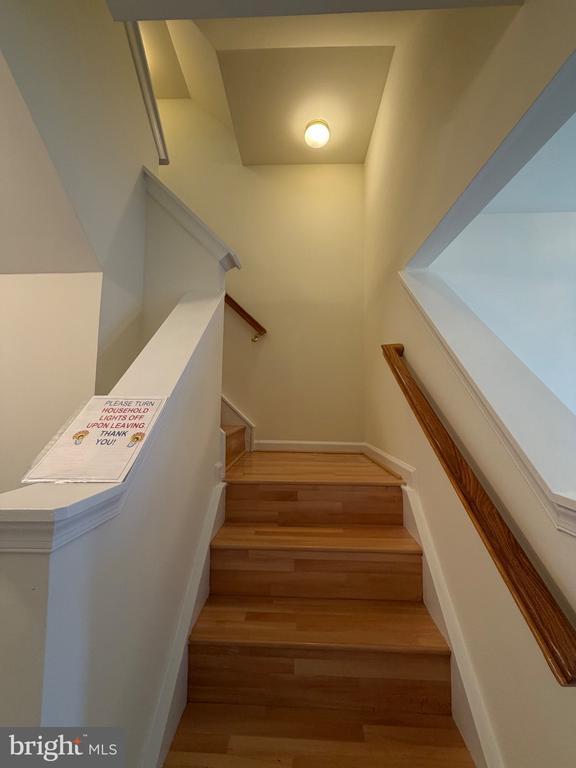 Building Photo - 9068 Falcon Glen Ct