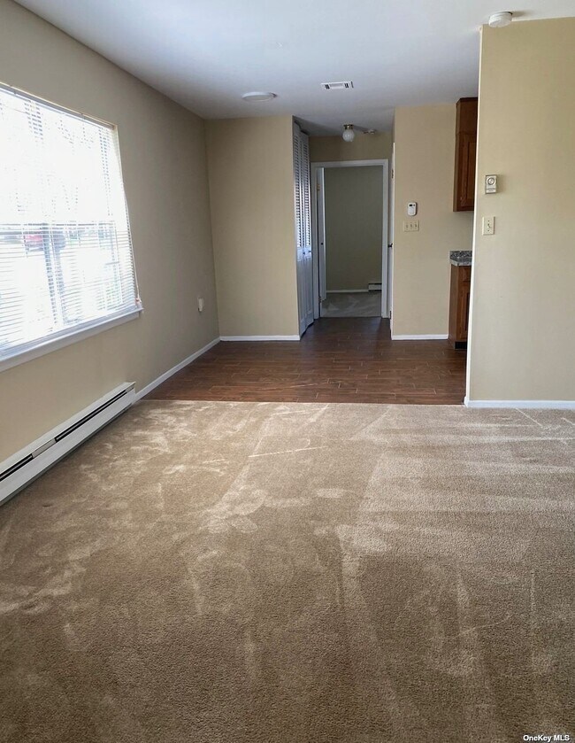 Building Photo - 261 Newcastle Ct