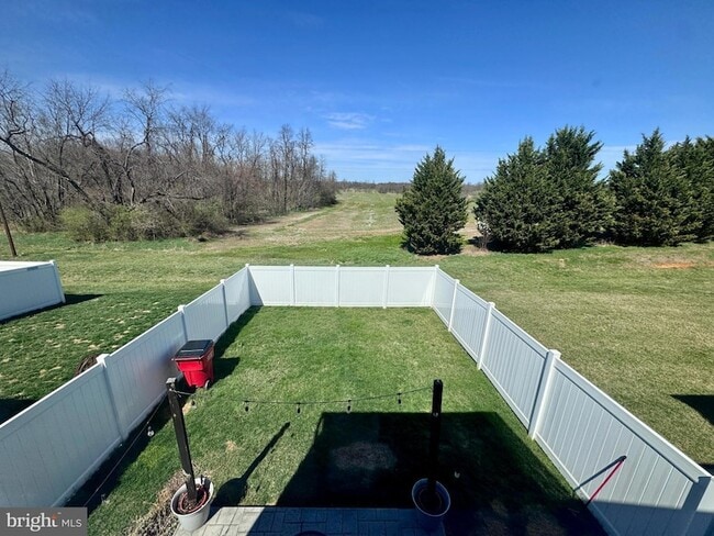 Building Photo - 576 Thumper Dr