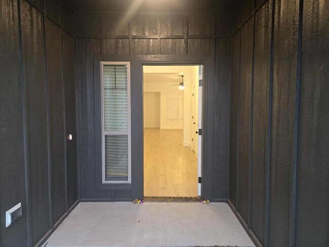 Building Photo - 17705 Horne Ln