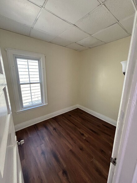 Building Photo - 51 Warring Ave