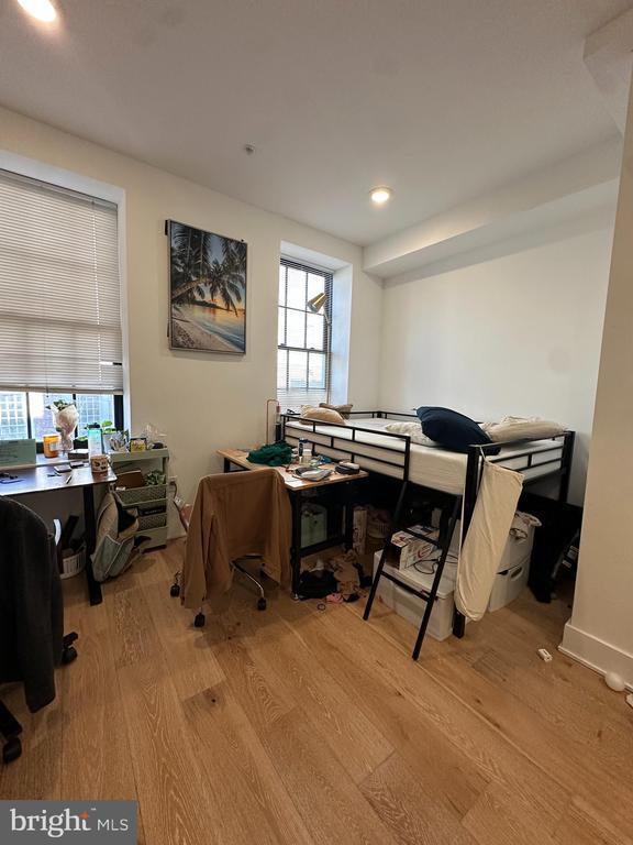 Building Photo - 136 Chestnut St