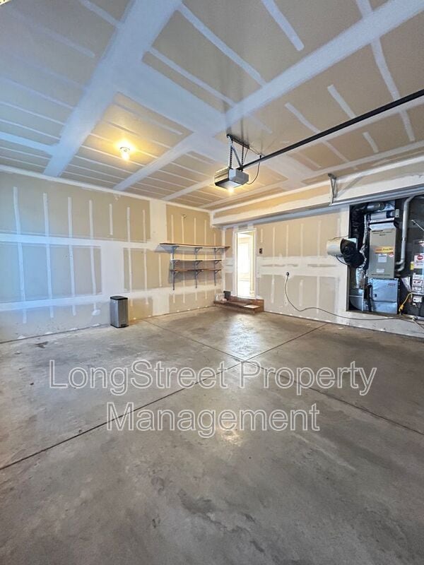 Building Photo - 852 Marilyn Dr