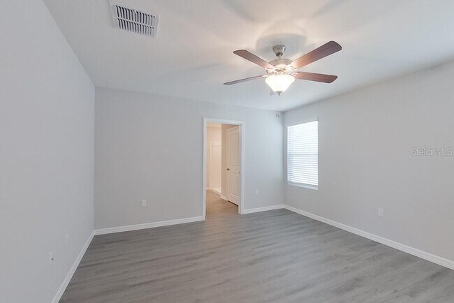 Building Photo - 8642 SW 43rd Ter