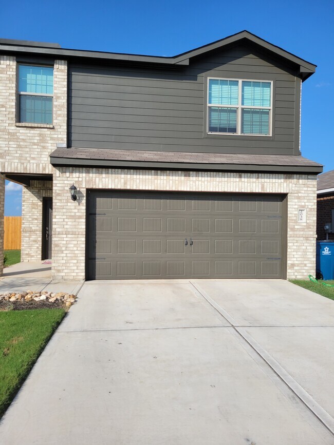 Building Photo - 2038 Wooley Way