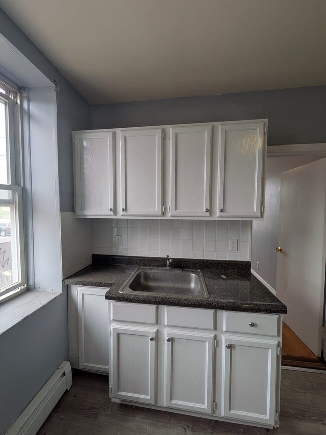 Building Photo - 779 Avenue E