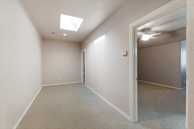 Building Photo - 101 Up There