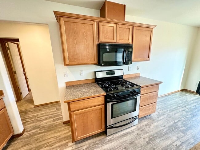 Building Photo - Charming 4-Bedroom Home with Large Fenced Yard and Modern Updates in Ellensburg