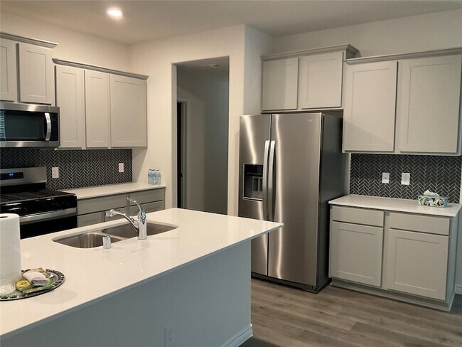 Building Photo - 6021 Tudor Pl