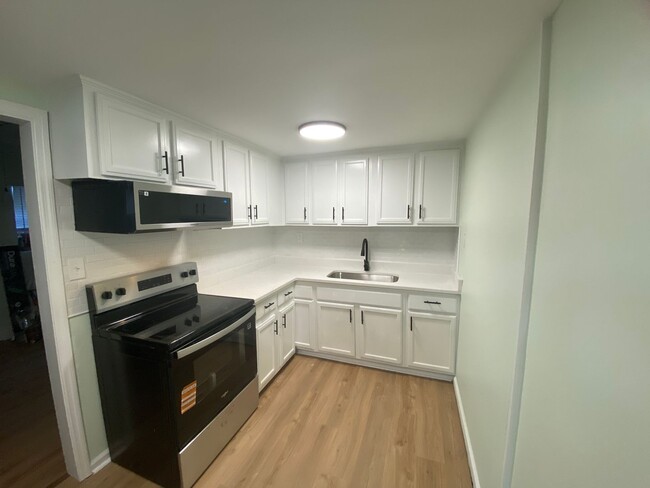Building Photo - 2120 Chestnut Street – Beautifully Renovated and a Must-See in Columbia, SC!