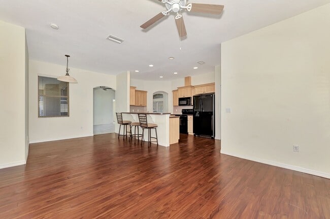 Building Photo - Living Large at a Beautiful 3/2 in Northport