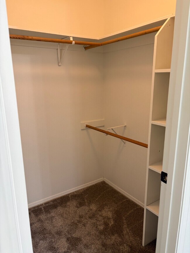 Building Photo - 697 Cromwell Ave