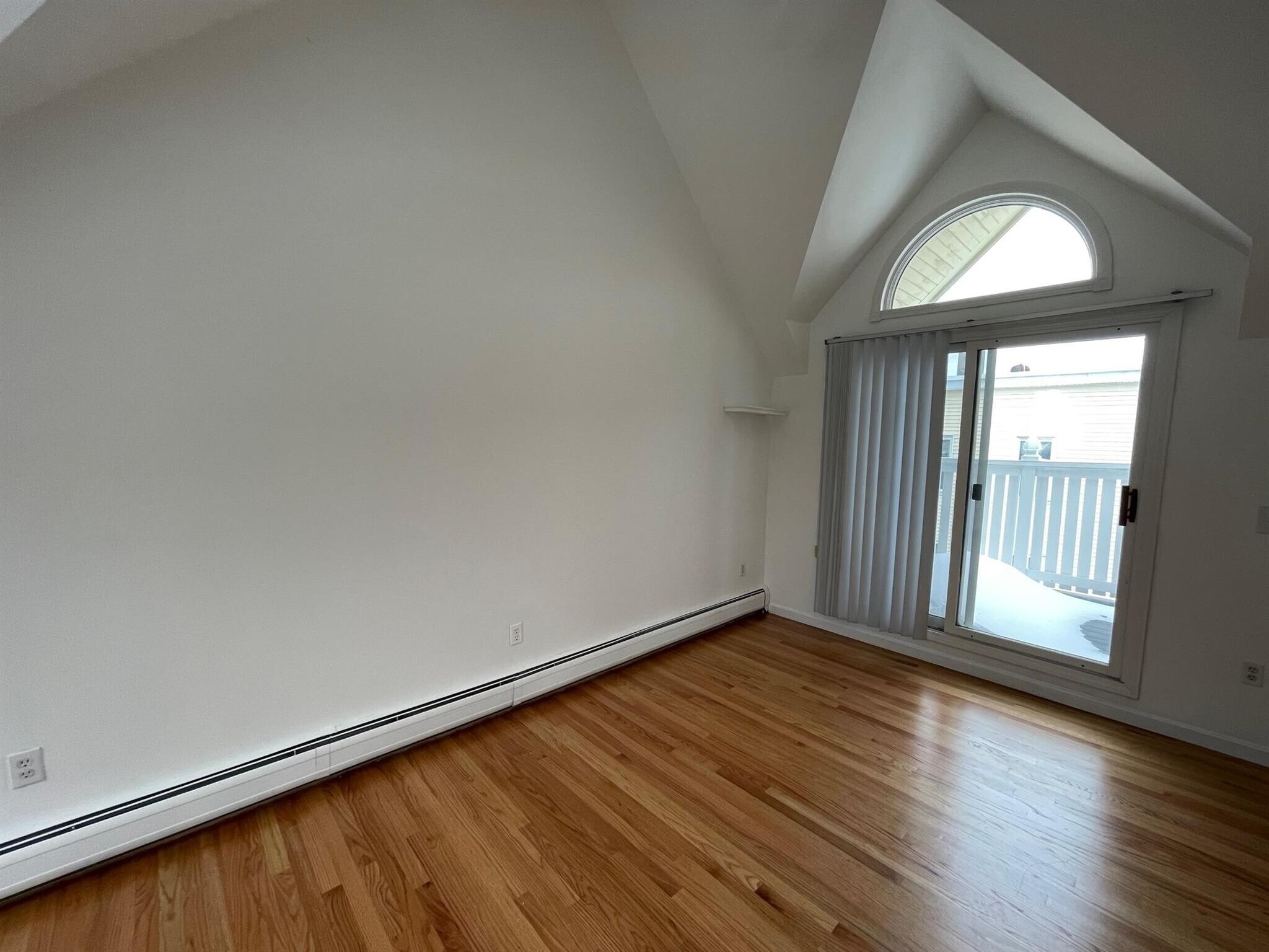 Building Photo - 26 Thorndike St