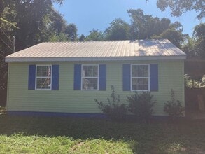 Building Photo - 340 Stone Cir