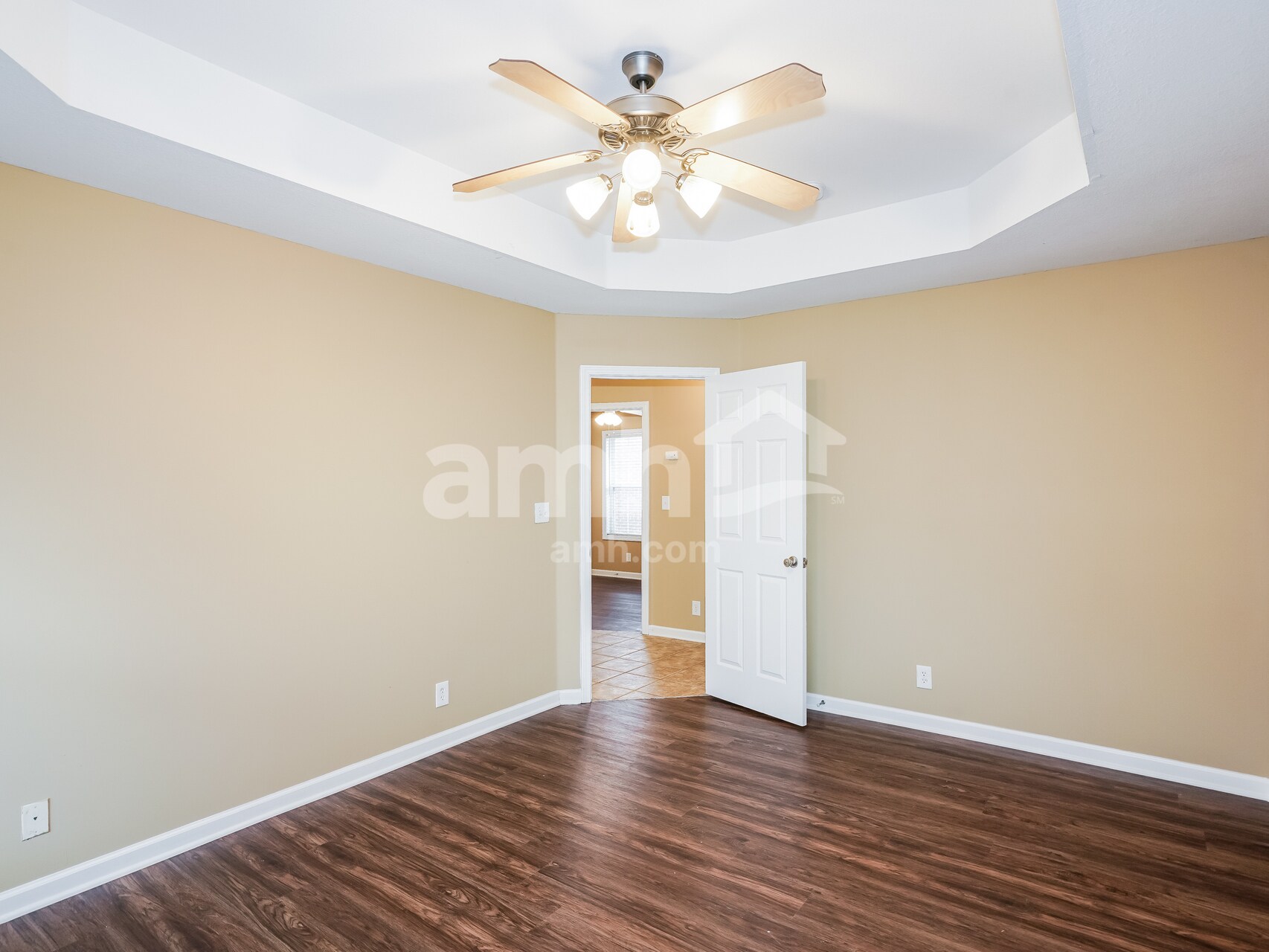 Building Photo - 1004 Hendricks Ct