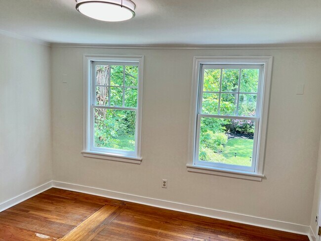 Building Photo - 28 Ellsworth Park
