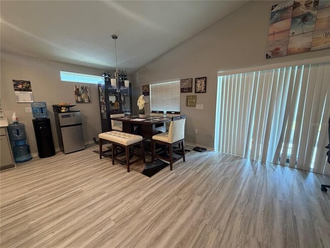 Building Photo - 1358 Cascade Dr