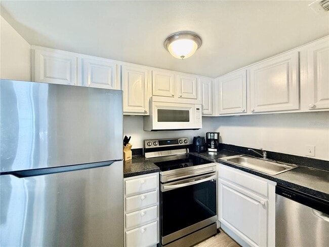 Building Photo - 2507 N Alafaya Trail