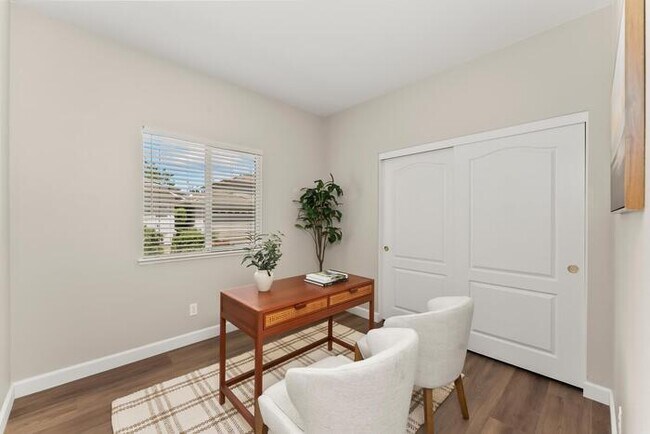 Building Photo - Beautiful 3 Bedroom 2 Bathroom in Gated Community of Folsom, CA!