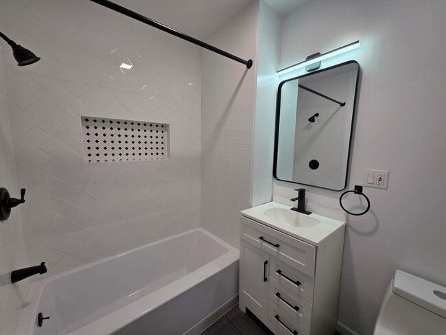 Building Photo - Newly updated 3 bedroom 2 bathroom house for Rent!!!