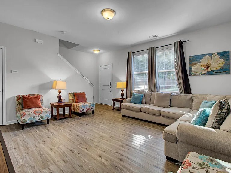 Building Photo - 1052 Lexi Ct