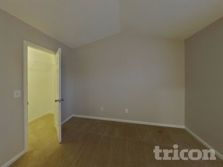 Building Photo - 9320 Amy Dr