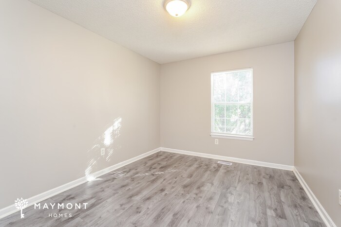 Building Photo - 1350 Woodruff Glen Dr