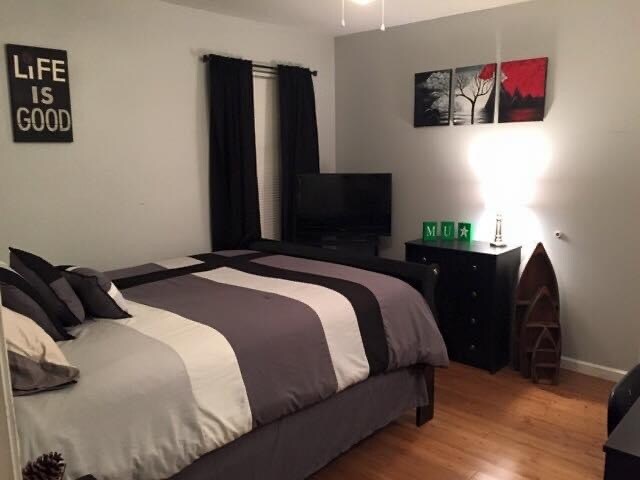 Building Photo - 1416 7th Ave