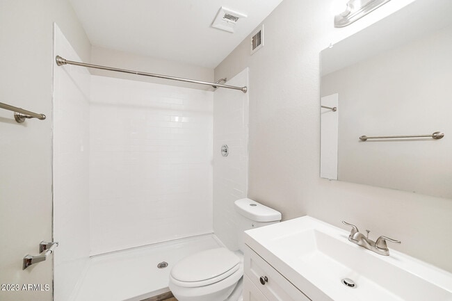 Building Photo - 3350 W Country Gables Dr