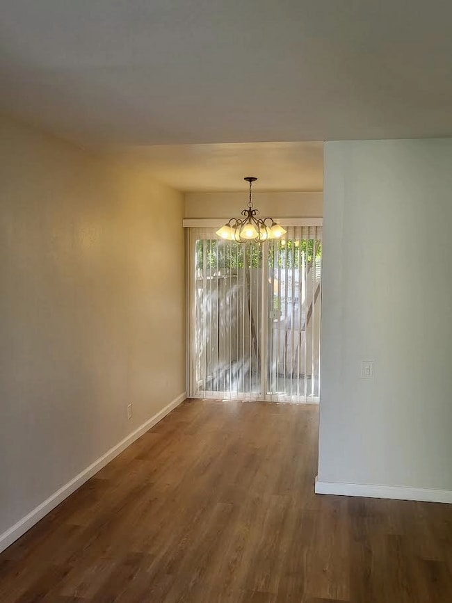 Building Photo - "Chic Palm Springs Retreat: 2BR/2BA"