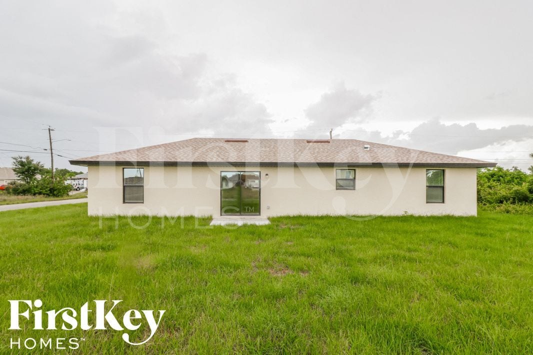 Building Photo - 3919 2nd St SW