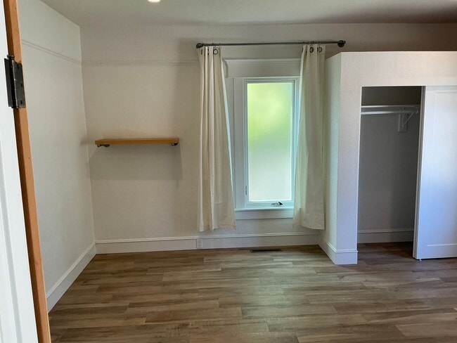 Building Photo - Beautiful 4 Bedroom 2 Bath Home in Old Tow...